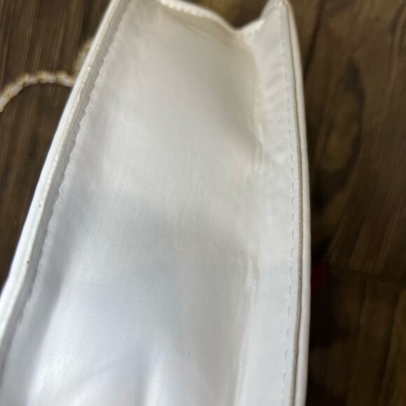 Quilted Vegan Leather Crossbody Bag - Picture 4 of 6